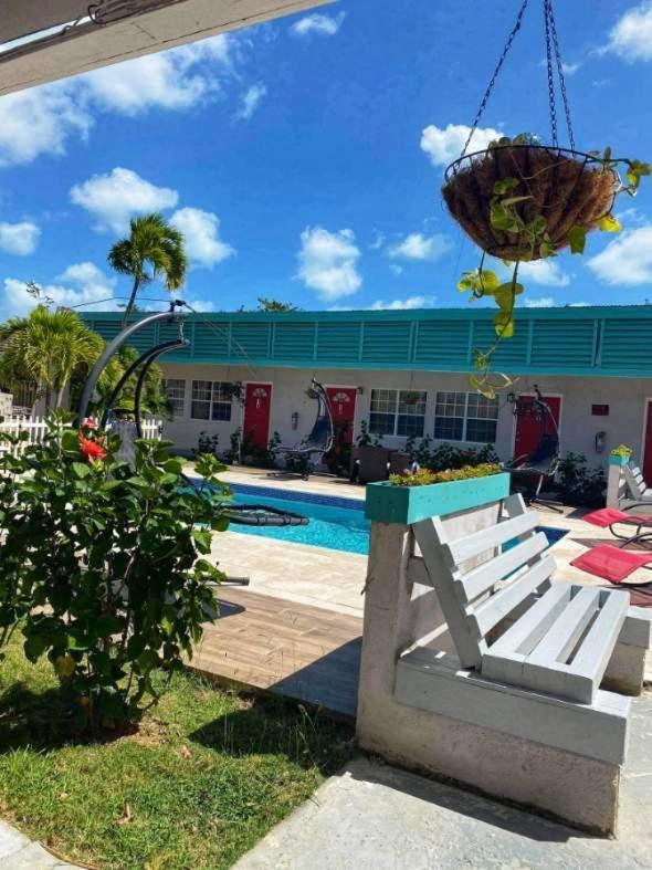 Georges Royal Inn Frederiksted Exteriér fotografie